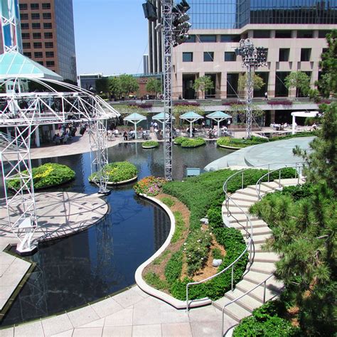 California Plaza .